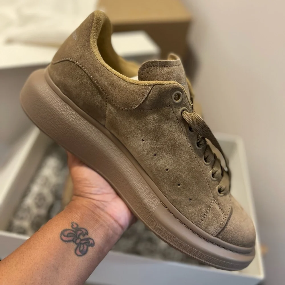 Alexander McQueen Oversize Sneaker (Size 43EU/10.5US) NEVER WORN 🔥 - Picture 1 of 6